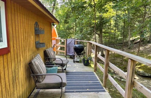 Goreville Cabin | Lake Cabin in the Shawnee Forest!