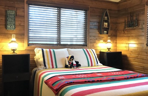 Nekoosa Cabin | Lake Cabin Year Round. Close to Sand Valley Golf Course.
