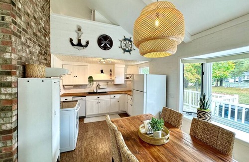Nekoosa Cottage | Lake Camelot | Lakefront | 10 Min to Sand Valley | Fall Special
