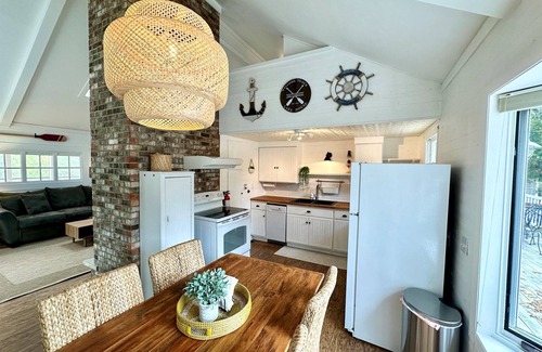 Nekoosa Cottage | Lake Camelot | Lakefront | 10 Min to Sand Valley | Fall Special