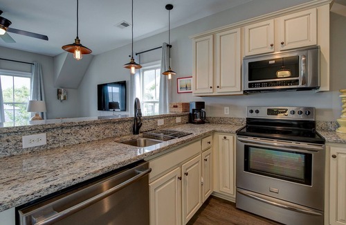 Huntcliff Cottage | Lake Carolina Coach Cottage/Amazing stay/Columbia,S.C.