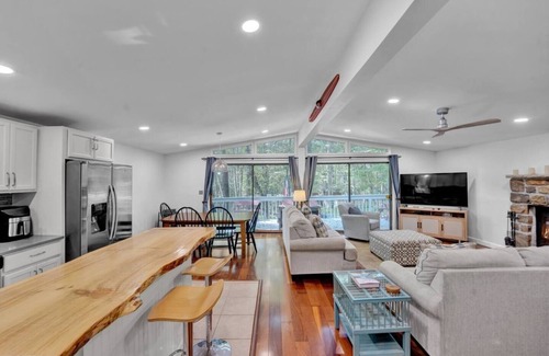 Locust Lake Village Cabin | Lake Chalet near the Beech
