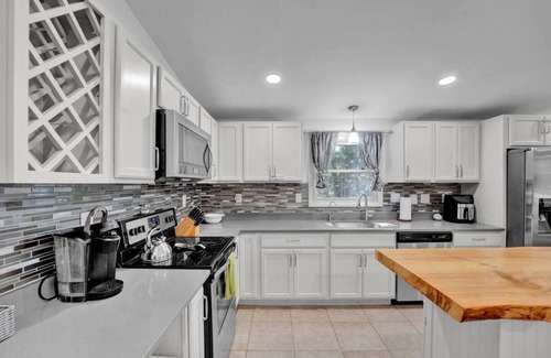 Locust Lake Village Cabin | Lake Chalet near the Beech