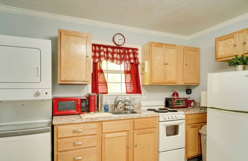 Lake Charles Cottage | Lake Charles Vacation Rental ~ 3 Mi to Downtown