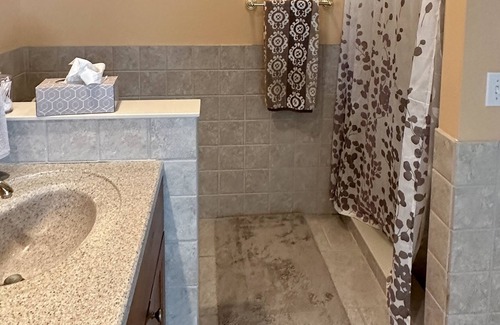 Charlevoix House | Lake Charlevoix - centrally located to Boyne City, Charlevoix, Petoskey.