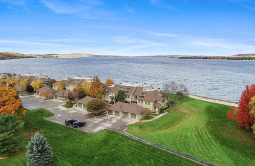 Boyne City Condo | Lake Charlevoix Condo that sleeps 6-8