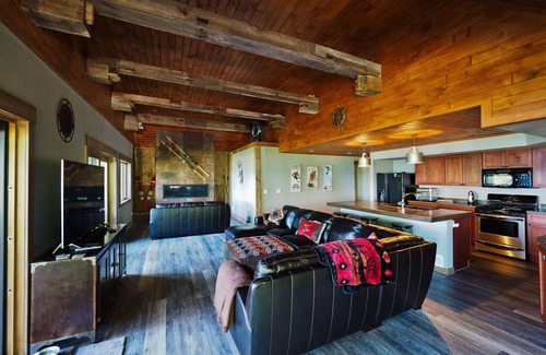 Boyne City House | Lake Charlevoix family retreat