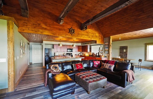 Boyne City House | Lake Charlevoix family retreat