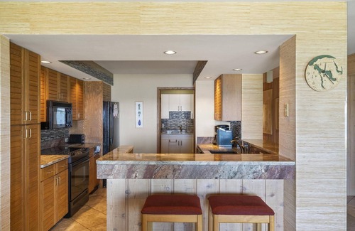 Boyne City Condo | Lake Charlevoix lakefront, 3 bedrooms, sleeps 8