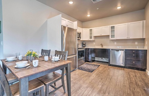 Manson Condo | Lake Chelan Resort Condo: Pool & Hot Tub Access!