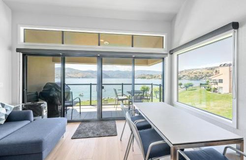 Chelan Apartment | Lake Chelan Shores - Beachfront Sunsets #6-5