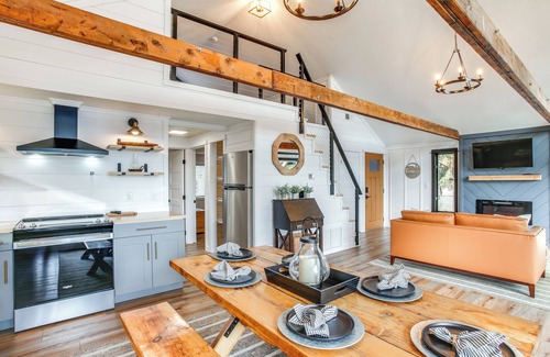 Worley Cabin | Lake Coeur d'Alene Cabin w/Boat Slip in Worley!