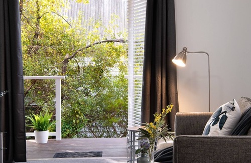 Daylesford Apartment | Lake Como Studio- perfectly located cosy escape