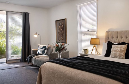 Daylesford Apartment | Lake Como Studio- perfectly located cosy escape