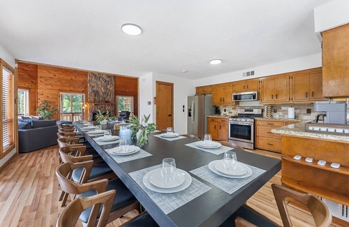 Willis House | Lake Conroe Oasis: Pickleball, Pool/Spa, Gameroom!