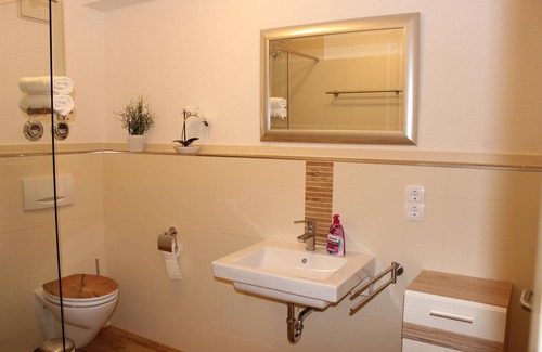 Waggershausen Apartment | Lake Constance, Friedrichshafen, central location, 2 people, Lake Constance center