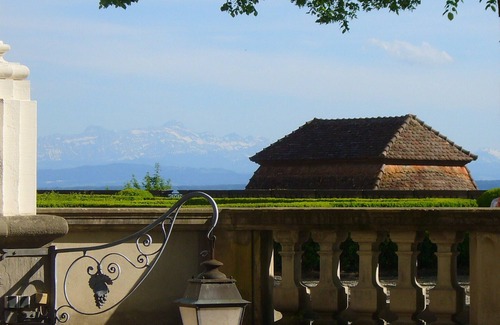 Meersburg Apartment | Lake Constance romanticism 300m from the lake with four-poster bed + WiFi, central at castle + castle