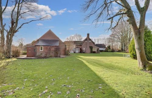 Swindon House | Lake Cottage
