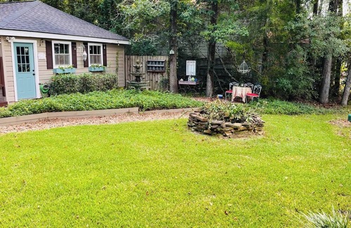 Conroe House | Lake Cottage Getaway