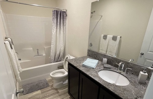 Lower Lake House | Lake County Hilltop Getaway, stargazers delight!