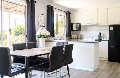 Daylesford House | Lake Cove Daylesford