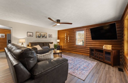 Burnside Cabin | Lake Cumberland Cedar Hideaway