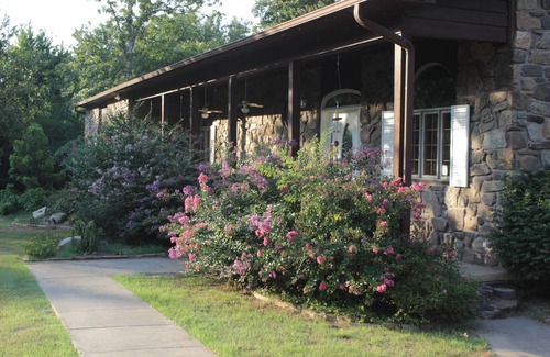 Russellville House | Lake Dardanelle Getaway with Private Dock