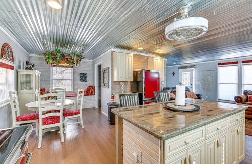 Climax Springs Cabin | Lake Days & BBQ Fun: Climax Springs Retreat!