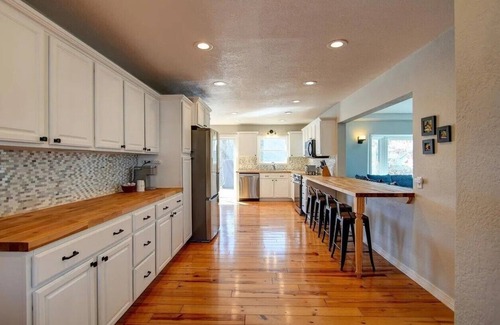Piney House | Lake days, cozy nights, unforgettable memories