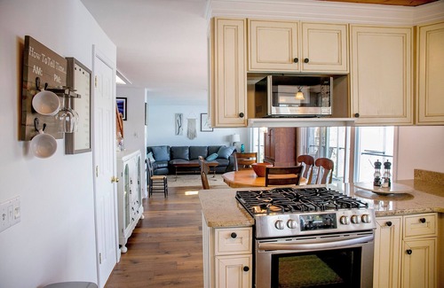 Hammondsport House | Lake Daze-On Keuka Lake!