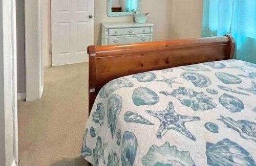 Avon Park House | Lake Denton's Lakeside Getaway