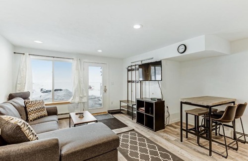 Dillon Hotel | Lake Dillon Retreat