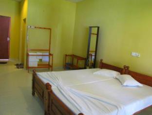 Yodakandiya Bed & Breakfast | Lake Edge Holiday Inn