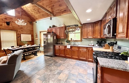 Redfield Apartment | Lake Effect Lodge | Tug Hill | Hot Tub | Pets OK!