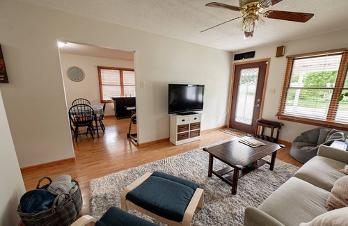 Erie House | Lake Erie Area 3 BR Home