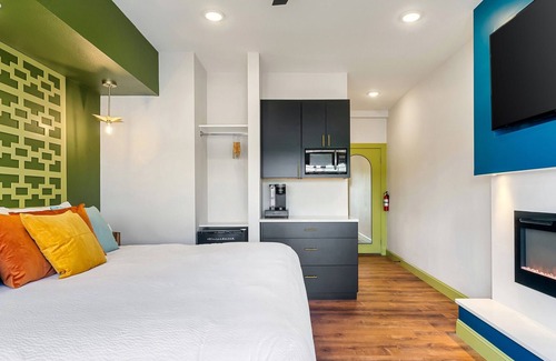 Dandridge Villa | Lake Escape (1-Bedroom Villa) by RedAwning