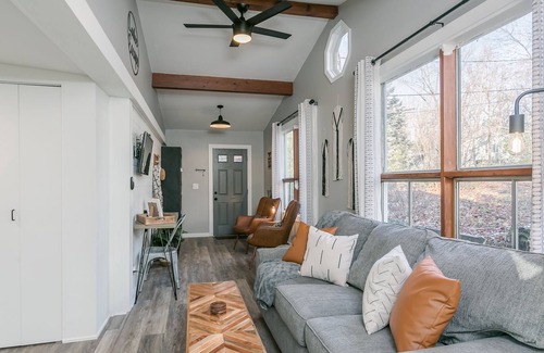 Canandaigua Cottage | Lake Escape >HOT TUB< Walk to the lake >CMAC<