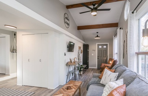 Canandaigua Cottage | Lake Escape >HOT TUB< Walk to the lake >CMAC<