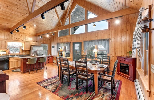 Rangeley House | Lake Escape; Sleeps12, hottub, gameroom & UTV, Direct Snowmobile