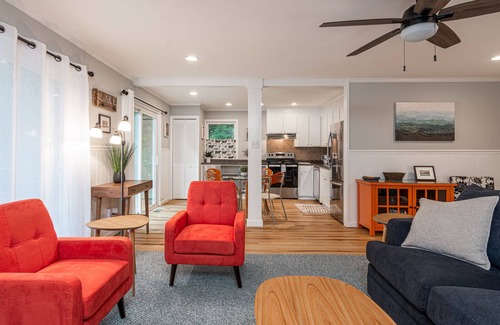 Valley Hill House | Lake Escape