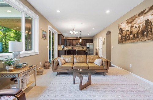 North City House | Lake Forest Retreat w/Indoor & Outdoor Fireplaces