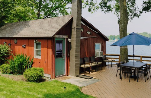 White Cloud Cabin | Lake Front Cabin on Diamond Lake