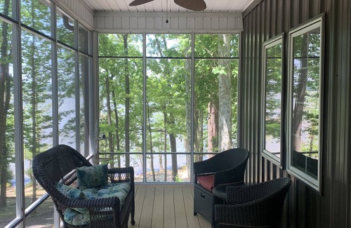 Cadiz Cottage | Lake Front Cottage with private sandy beach