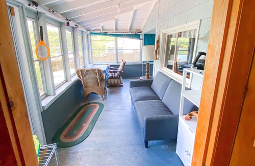 Windham Cottage | Lake Front Cottage with Private Sandy Beach & Beautiful Sunsets
