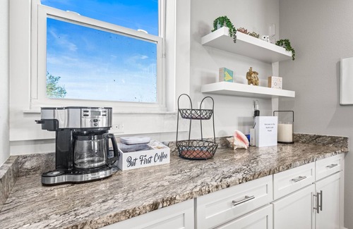 Southside Rural Community House | Lake Front Dream Home w/Pool Featured on HGTV