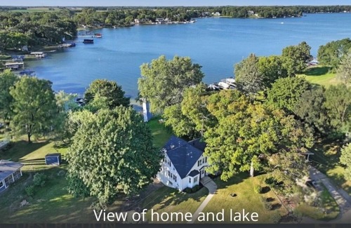 Powers Lake House | Lake Front Family get away