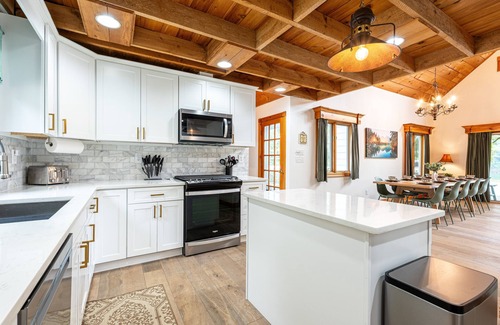 Blairsville House | Lake Front Hideaway at Nottely