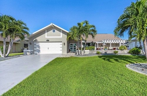 Eight Lakes House | Lake front home ,3 bedrooms,2 bathrooms