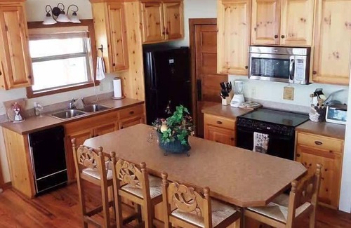Rogers House | Lake Front Home + Fire Pit + 50 Acres