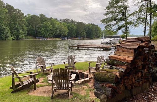 Reynolds Landing House | Lake front home in Reynolds Lake Oconee. Available Masters week.